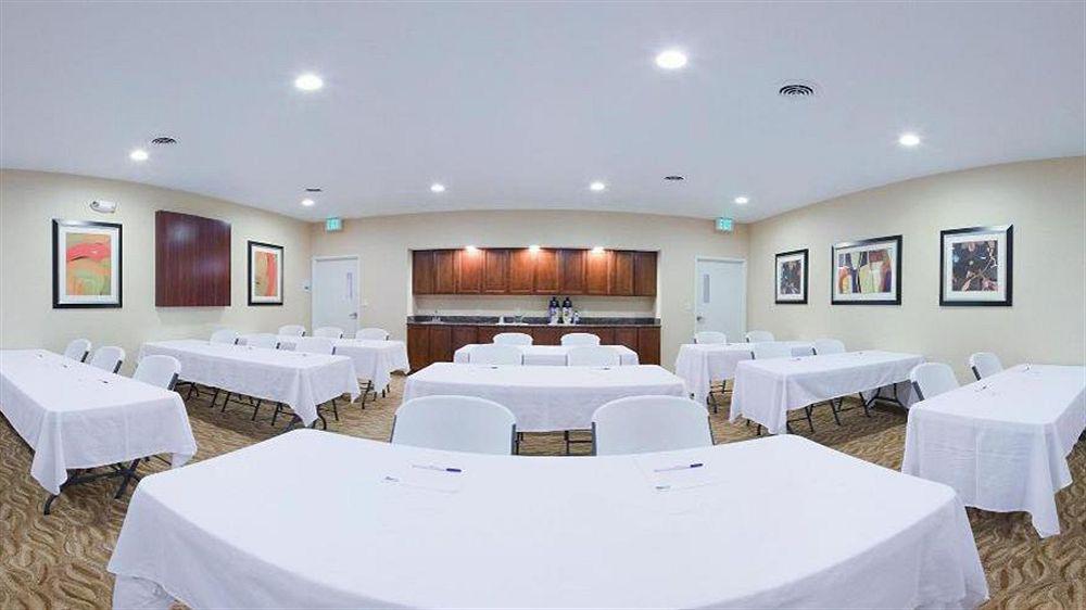 Holiday Inn Express Hotel And Suites Lincoln Airport By Ihg Exteriér fotografie