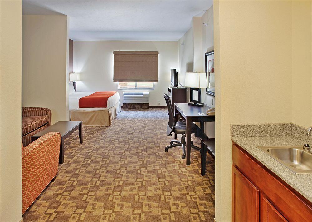 Holiday Inn Express Hotel And Suites Lincoln Airport By Ihg Pokoj fotografie