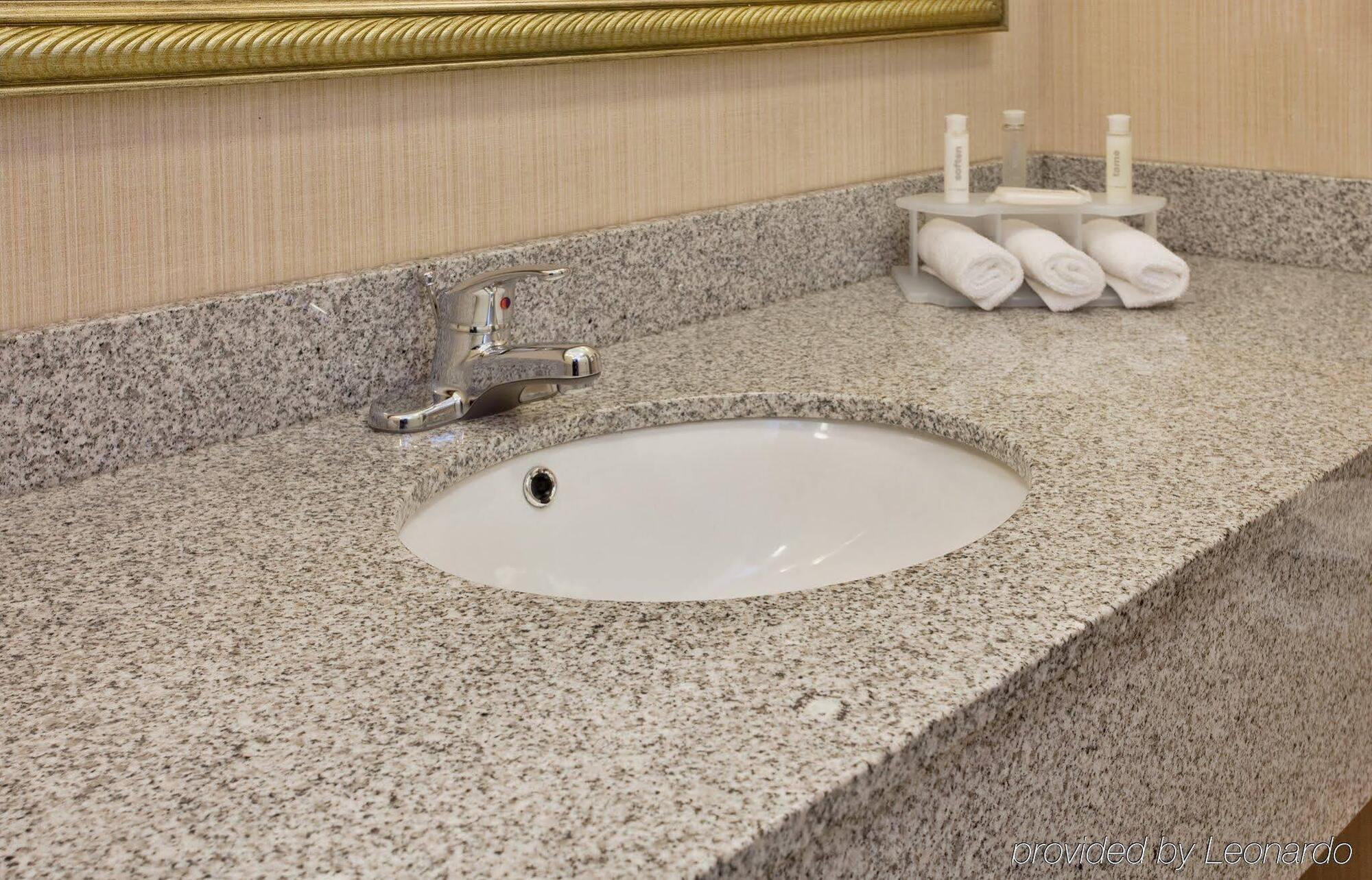 Holiday Inn Express Hotel And Suites Lincoln Airport By Ihg Exteriér fotografie