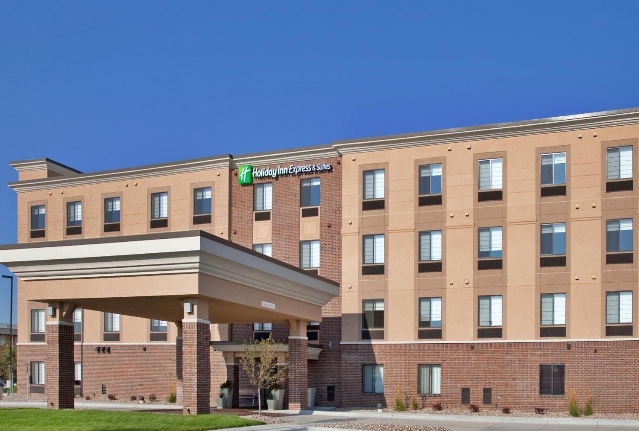Holiday Inn Express Hotel And Suites Lincoln Airport By Ihg Exteriér fotografie